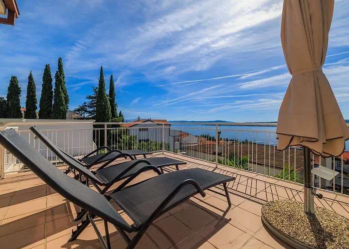 Charmantes Nur 260 Meter Zum Mit Traumhafter Terrasse Und Meerblick *
