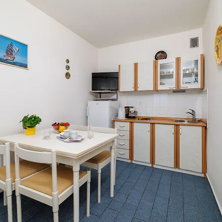 Charmantes Nur 260 Meter Zum Mit Traumhafter Terrasse Und Meerblick Apartment *