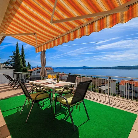Daire Charmantes Nur 260 Meter Zum Mit Traumhafter Terrasse Und Meerblick Dramalj