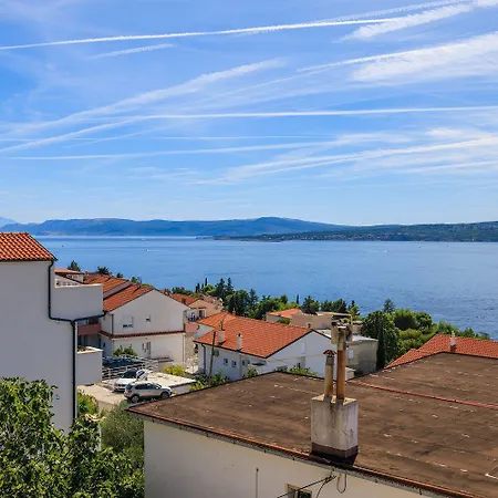 Charmantes Nur 260 Meter Zum Mit Traumhafter Terrasse Und Meerblick * Dramalj