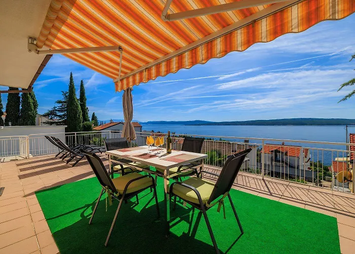 Apartment Charmantes Nur 260 Meter Zum Mit Traumhafter Terrasse Und Meerblick Dramalj