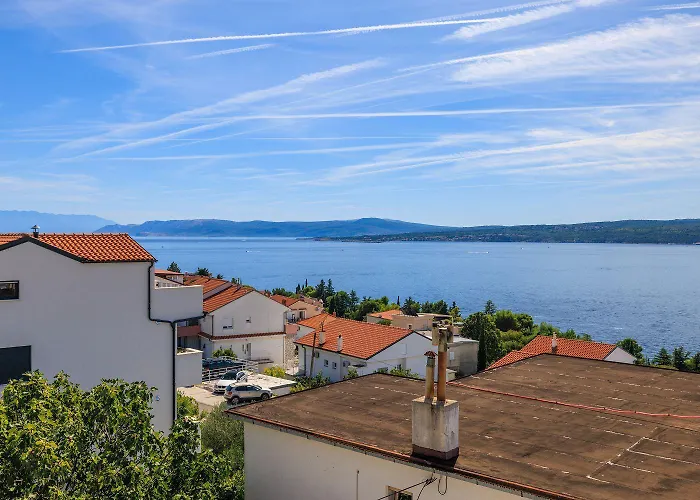 Charmantes Nur 260 Meter Zum Mit Traumhafter Terrasse Und Meerblick * Dramalj