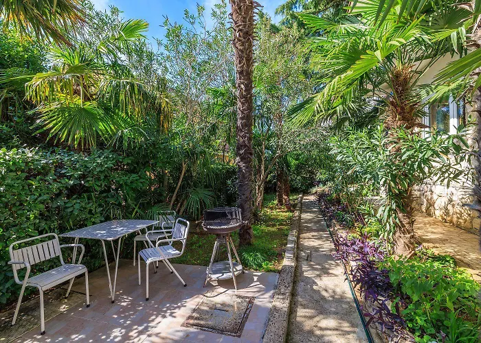 Apartment Charmantes Nur 260 Meter Zum Mit Traumhafter Terrasse Und Meerblick Dramalj